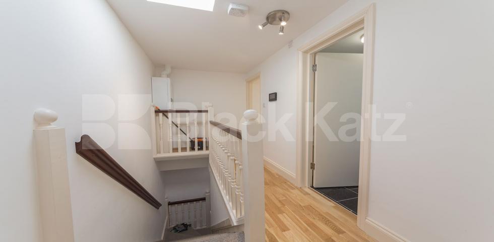 			New Instruction! Private roof terrace!, 2 Bedroom, 1 bath, 1 reception Flat			 Wetherill Road , Muswell Hill